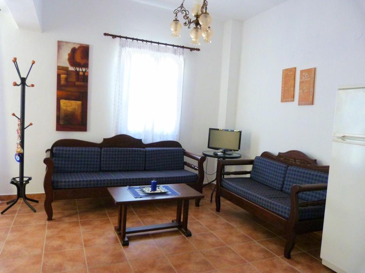 Ioli Apartments Alopronia Ngoại thất bức ảnh
