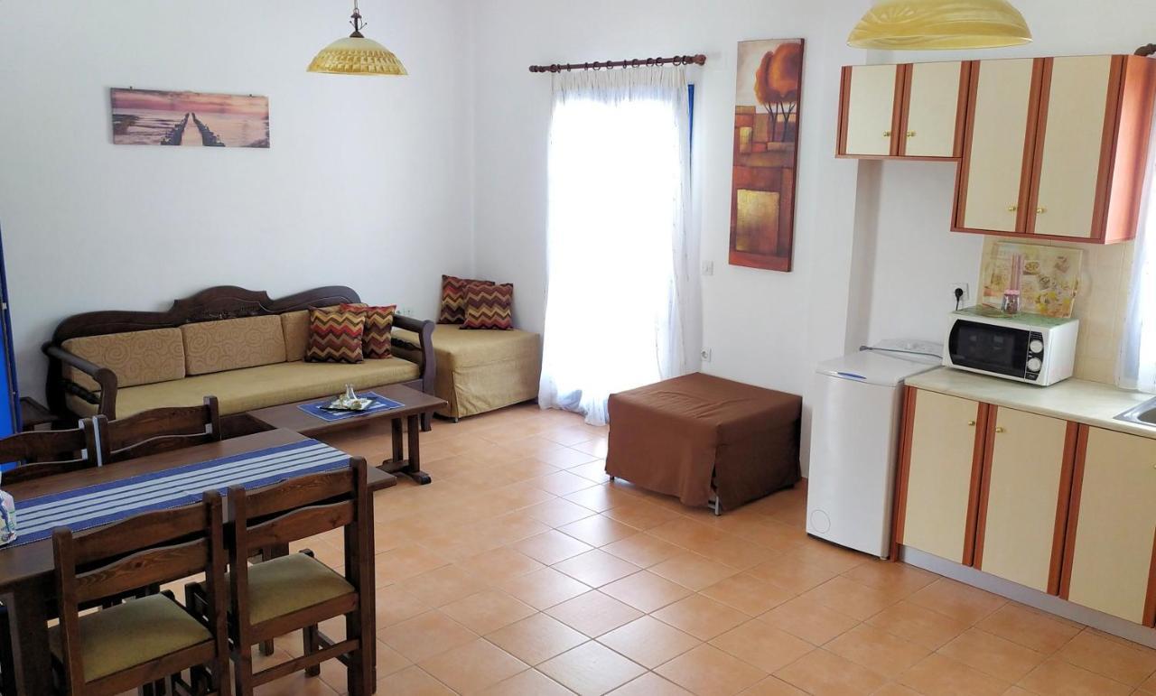 Ioli Apartments Alopronia Ngoại thất bức ảnh
