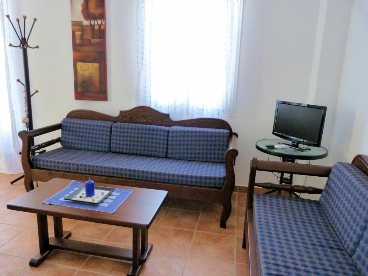 Ioli Apartments Alopronia Ngoại thất bức ảnh