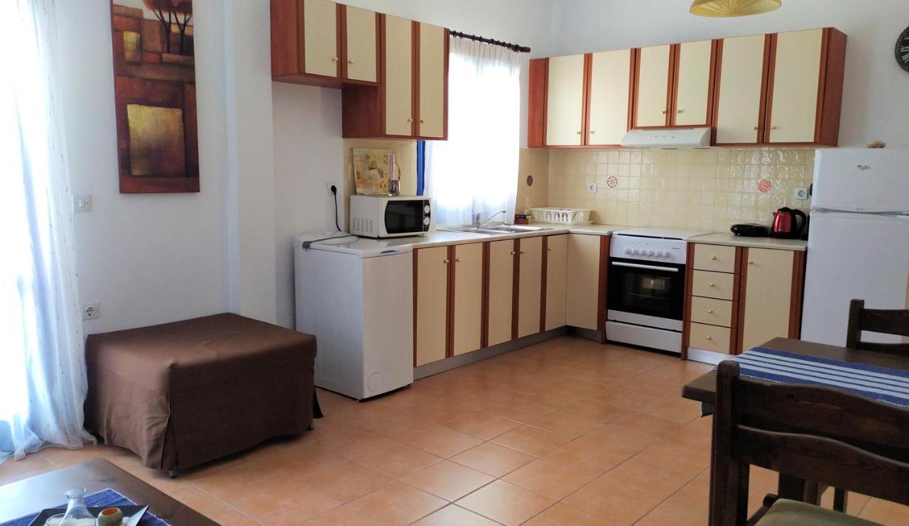 Ioli Apartments Alopronia Ngoại thất bức ảnh