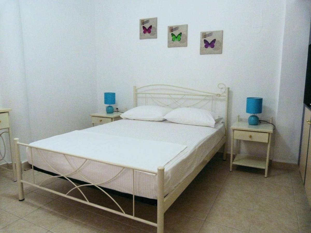 Ioli Apartments Alopronia Ngoại thất bức ảnh