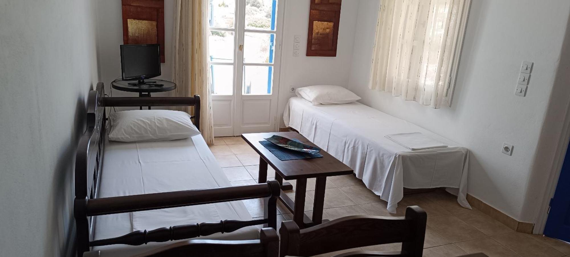 Ioli Apartments Alopronia Ngoại thất bức ảnh