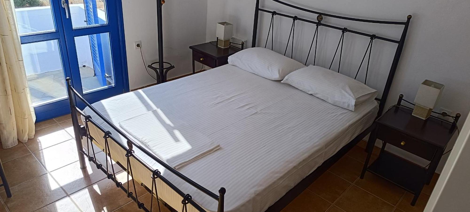 Ioli Apartments Alopronia Ngoại thất bức ảnh
