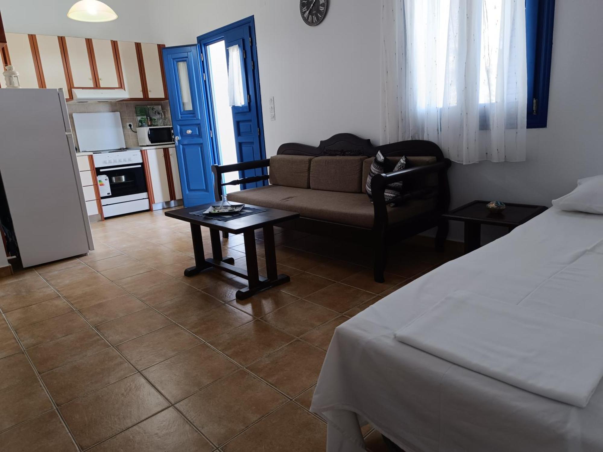 Ioli Apartments Alopronia Ngoại thất bức ảnh
