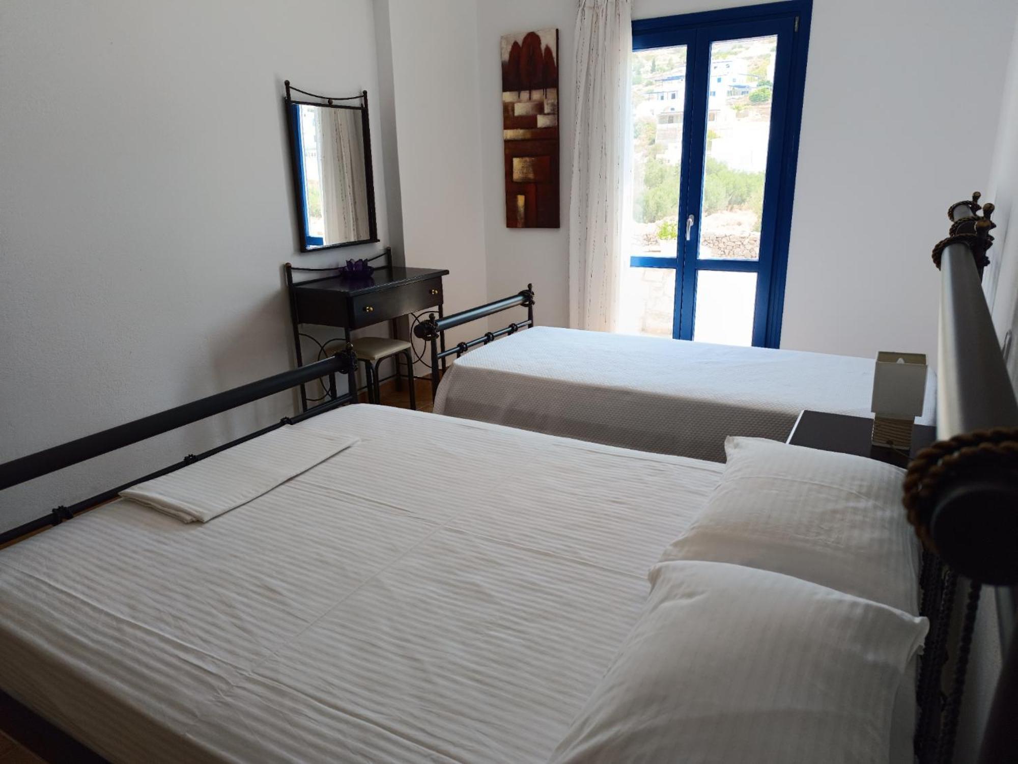 Ioli Apartments Alopronia Ngoại thất bức ảnh