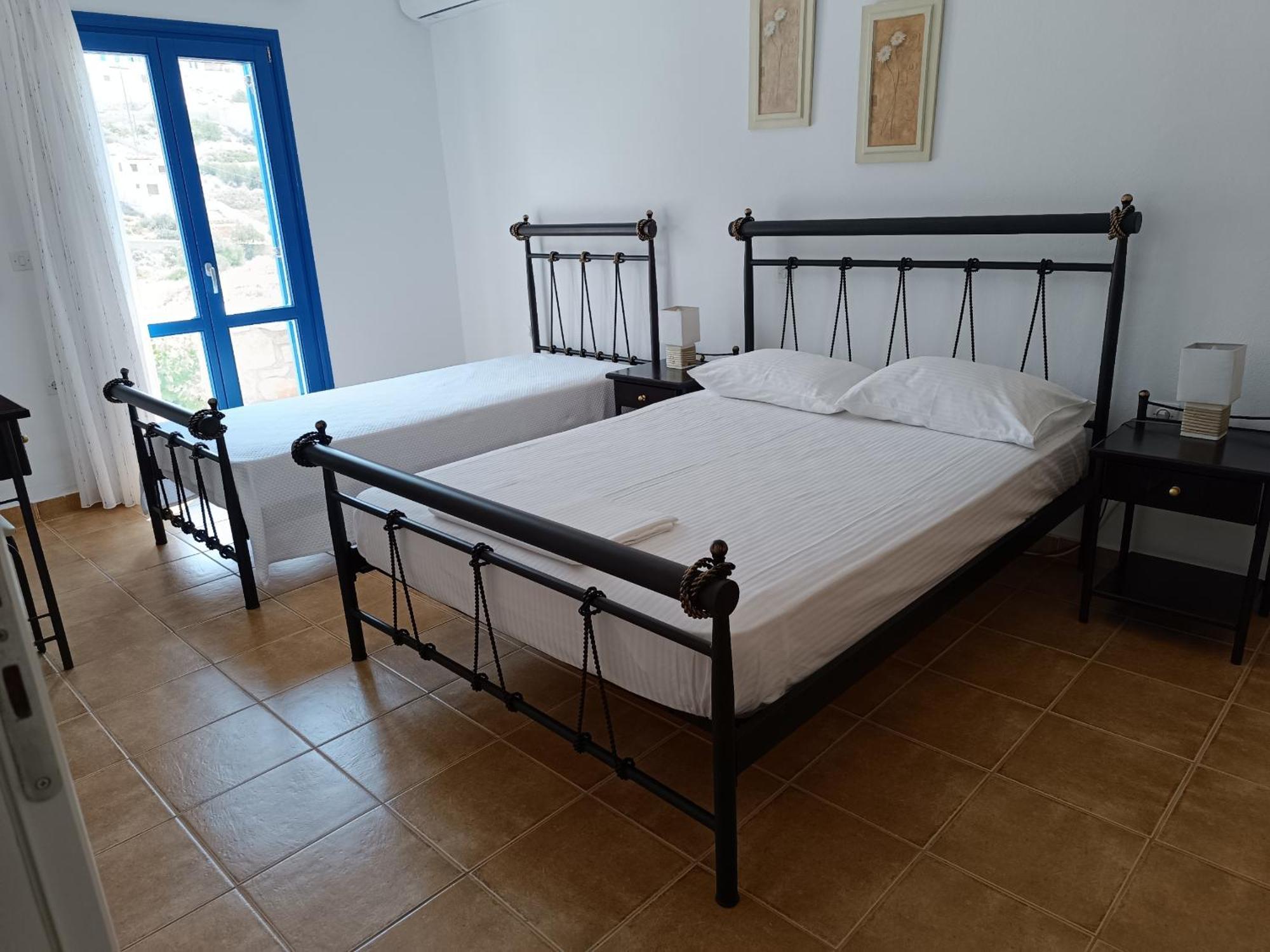 Ioli Apartments Alopronia Ngoại thất bức ảnh